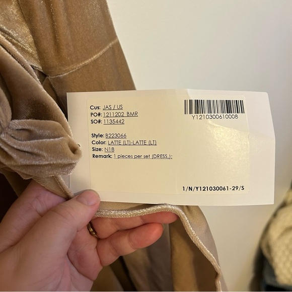 Jasmine • Velvet bridesmaids or formal dress - Picture 11 of 11